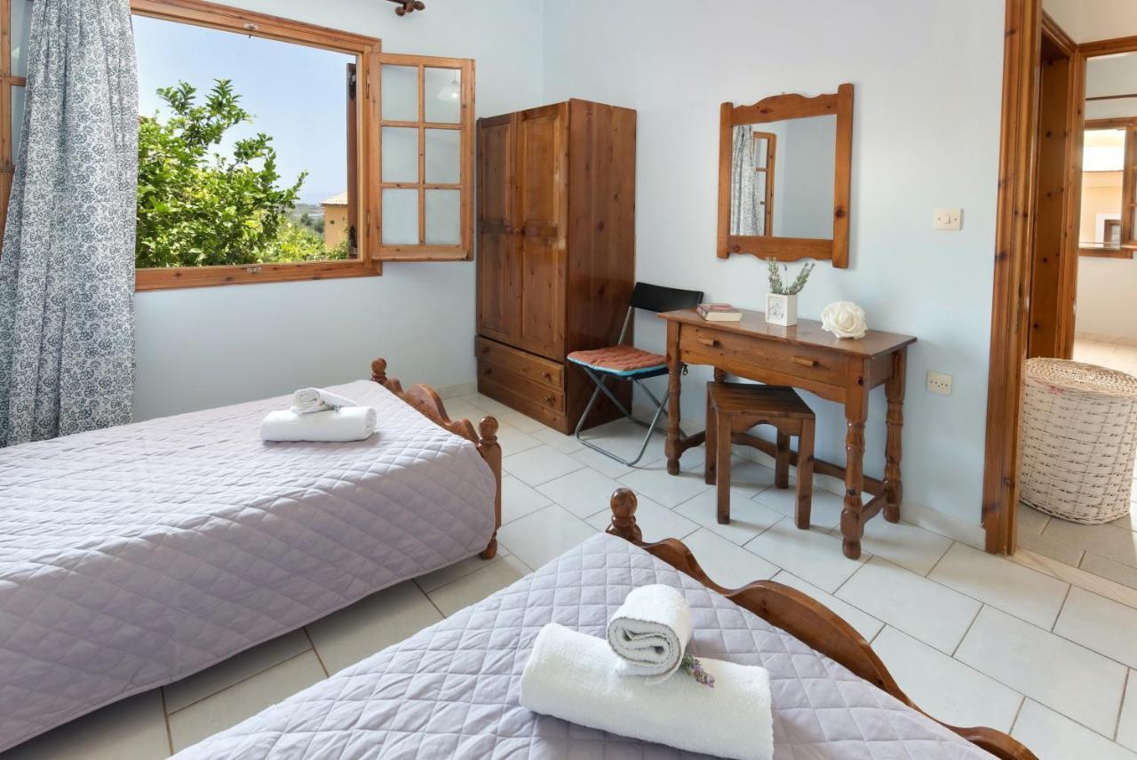 Voula Apartments Гайос Экстерьер фото