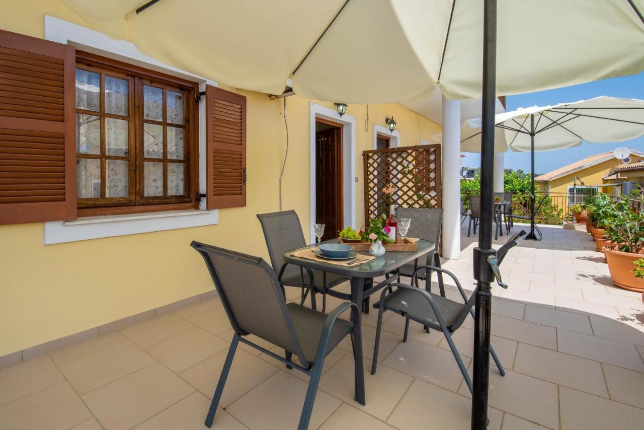 Voula Apartments Гайос Экстерьер фото