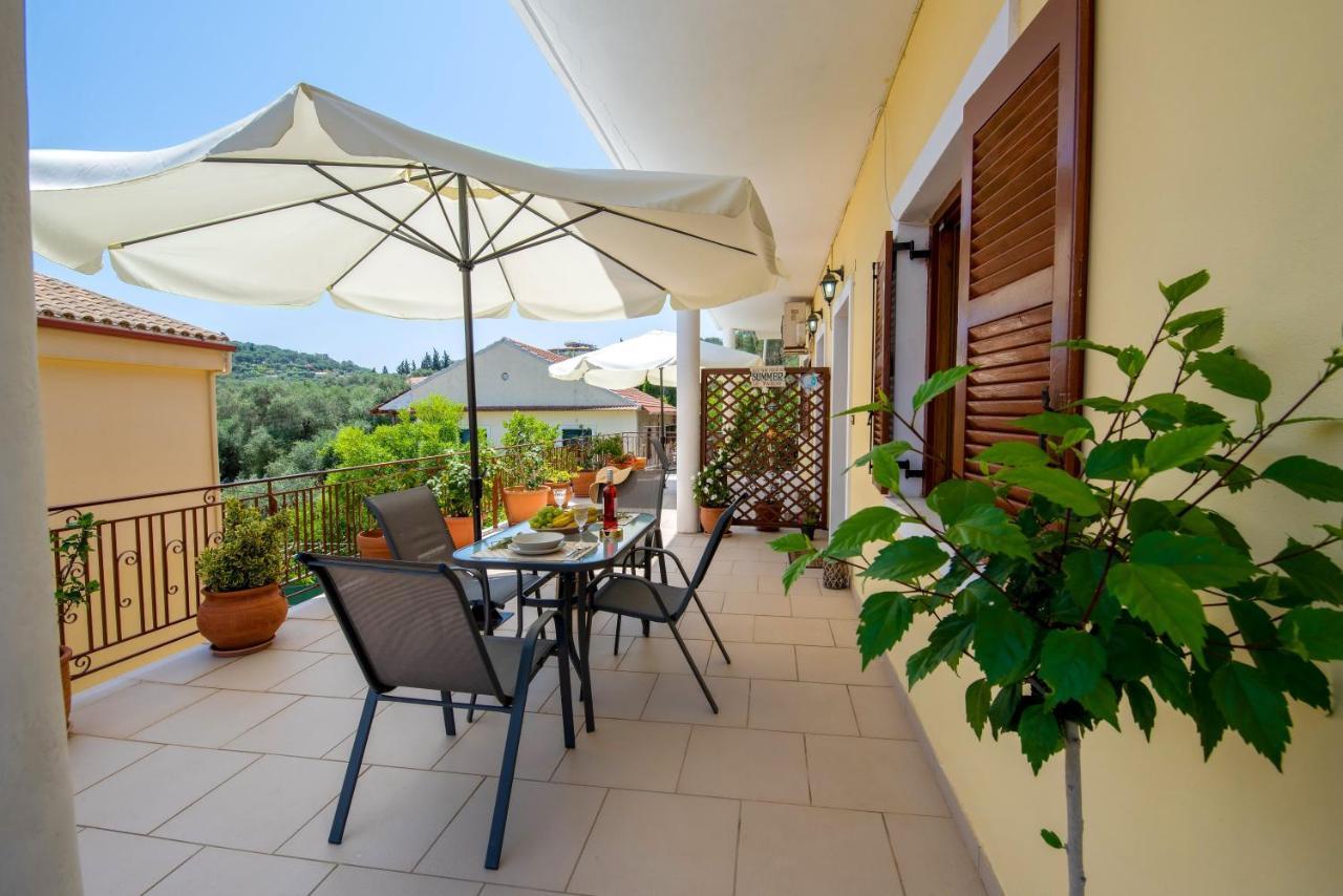 Voula Apartments Гайос Экстерьер фото