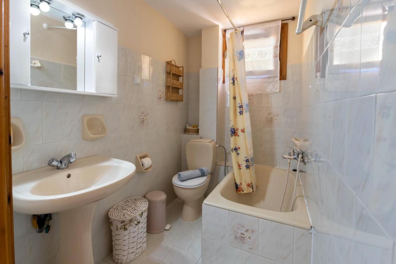 Voula Apartments Гайос Экстерьер фото